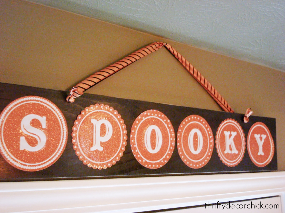 DIY spooky sign
