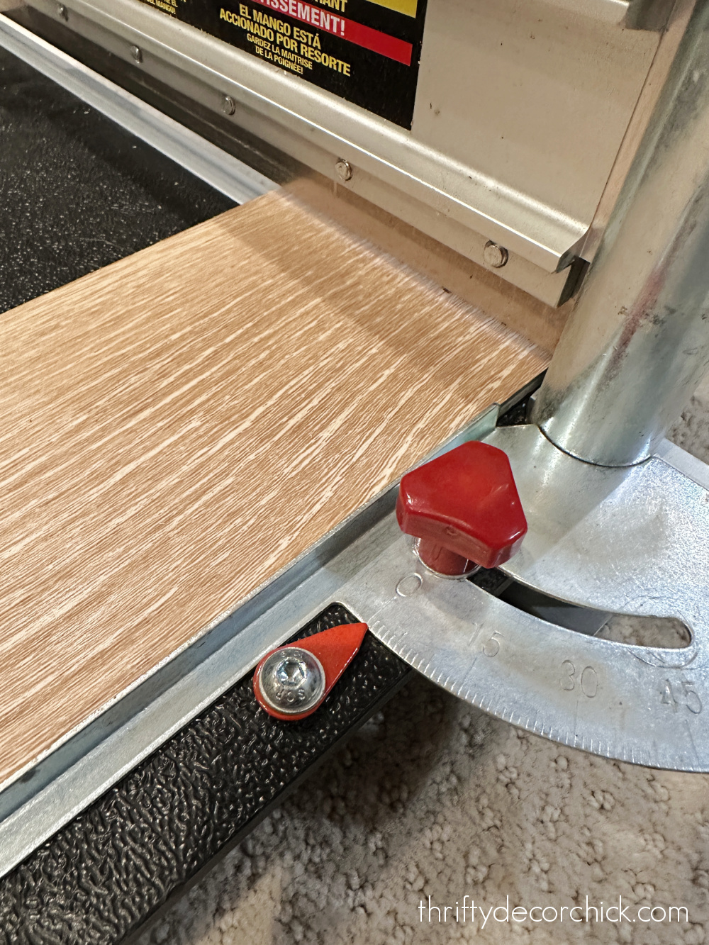 LVP flooring cutter