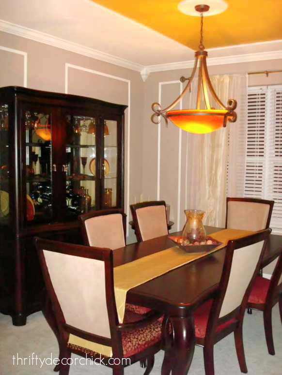 gold and red dining room