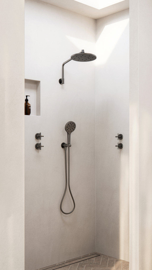 Phoenix Ormond shower arm and rose in brushed carbon